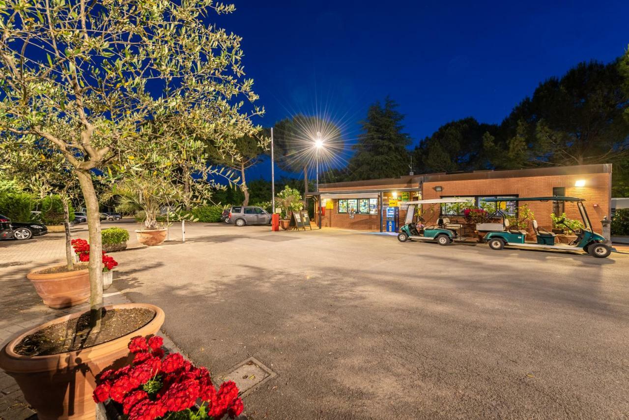 Camping Village Il Poggetto Troghi Exterior photo